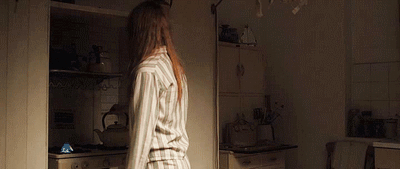 Ginger.and.Roza.2012.HDR.gif