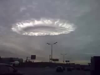 Облако в виде кольца над Москвой
