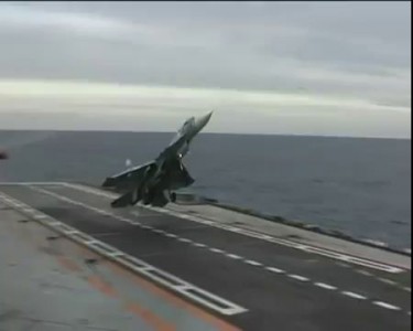 Sukhoi Su-33 Flanker-D Extreme Landing Attempt