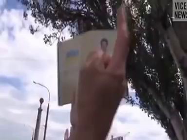 Активисты ДНР набросились на женщину с украинским паспортом