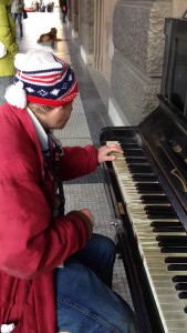 Бездомный и пианино