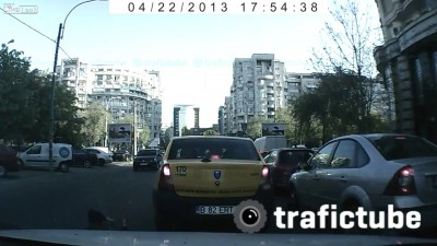 Пешеход не успел перебежать дорогу