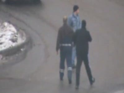 Сбившего двух женщин за рулем авто пьяного россиянина сняли на видео: Общество: Россия: заточка63.рф