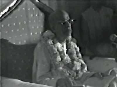 Танцевать с Кришной - наш выбор