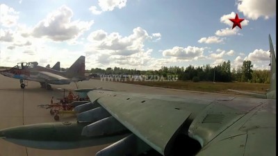 Полет самолетов Су-25 с дымами