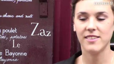 Zaz à Montmartre : Les passants