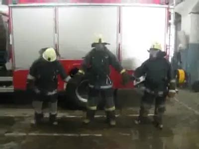 Работа пожарных от первого лица. / пожар :: МЧС :: пожарные :: видео (video)
