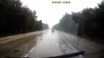 Родители-идиоты остановились пописать