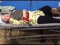 Вместо гипса: в Башкирии пенсионерке привязали к сломанной ноге швабру