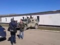 Российская бронемашина "Тигр" не может перехать через бордюр