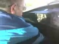 Психопат-инструктор издевается над молодым водителем