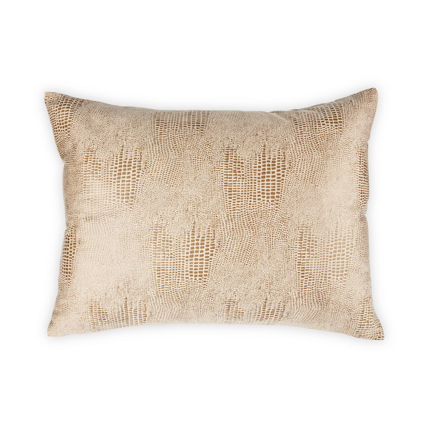 bedroom-in-celebrity-style-by-zara-pillows4-1