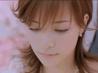 Няшка улыбается