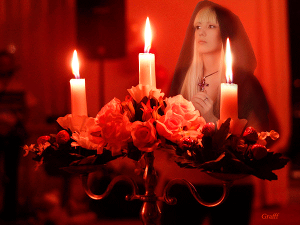 Девушка при свечах