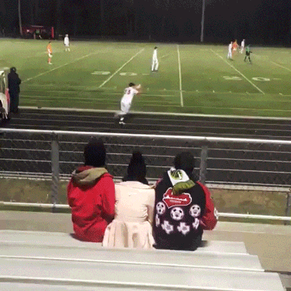I did not know you could do this in soccer... - Imgur