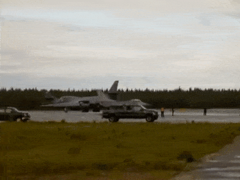 f16-b1b