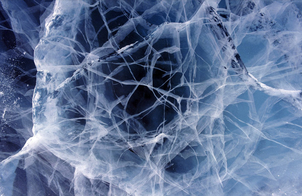 cracked-sea-ice-755559-sw