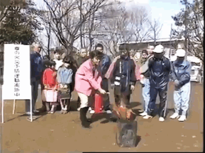 girls_fail_miserably_in_these_hilarious_gifs_34