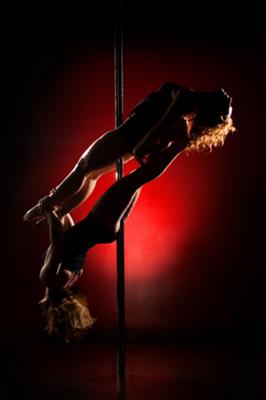 duet-pole-dancing