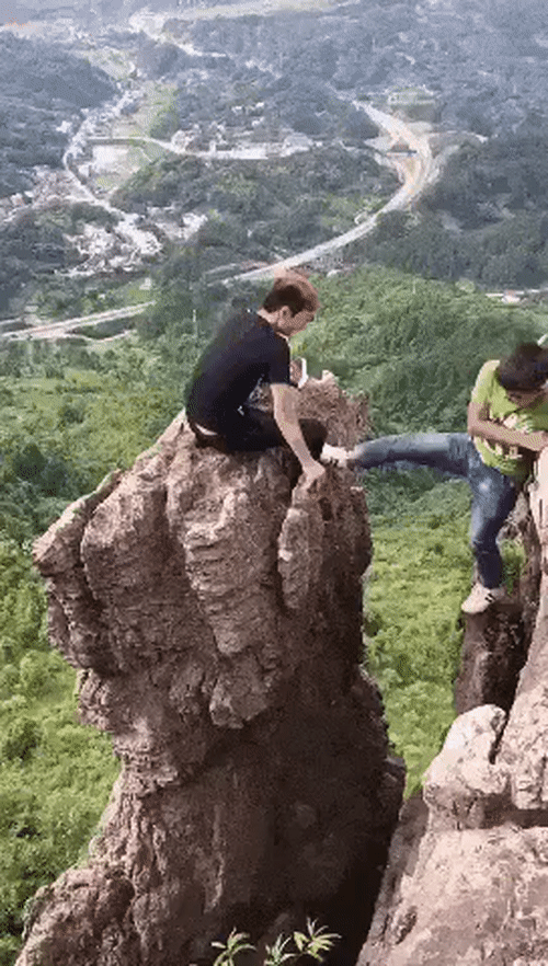 50586850997708_d_(1)