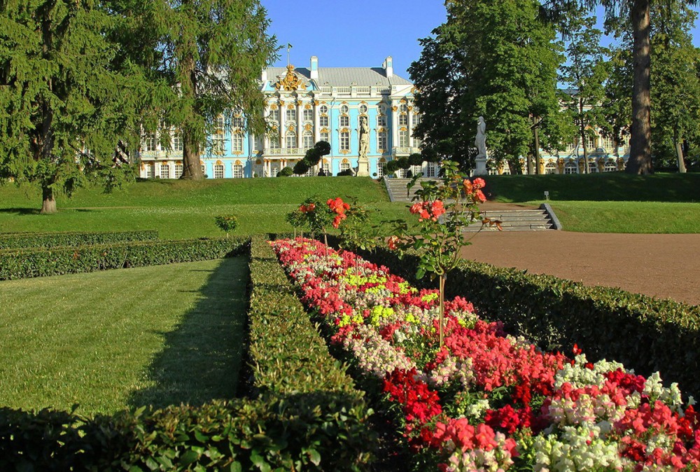 Пушкинский парк. Екатерининский парк Царское село летом. Сад Екатерининского дворца в Пушкине. Екатерининский парк Царское село клумбы. Екатерининский парк партер.