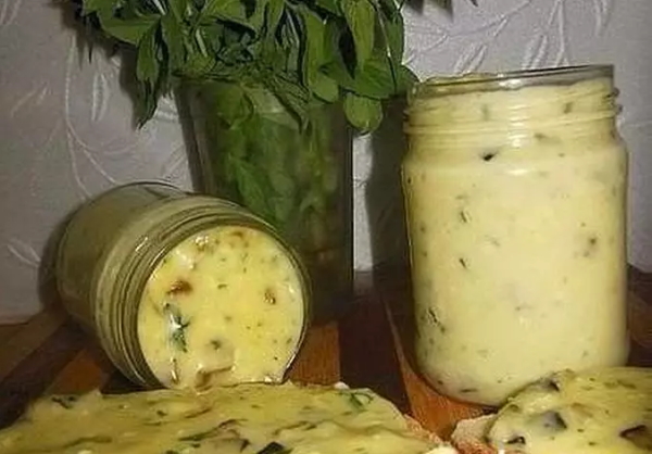 сыр с грибами и зеленью
