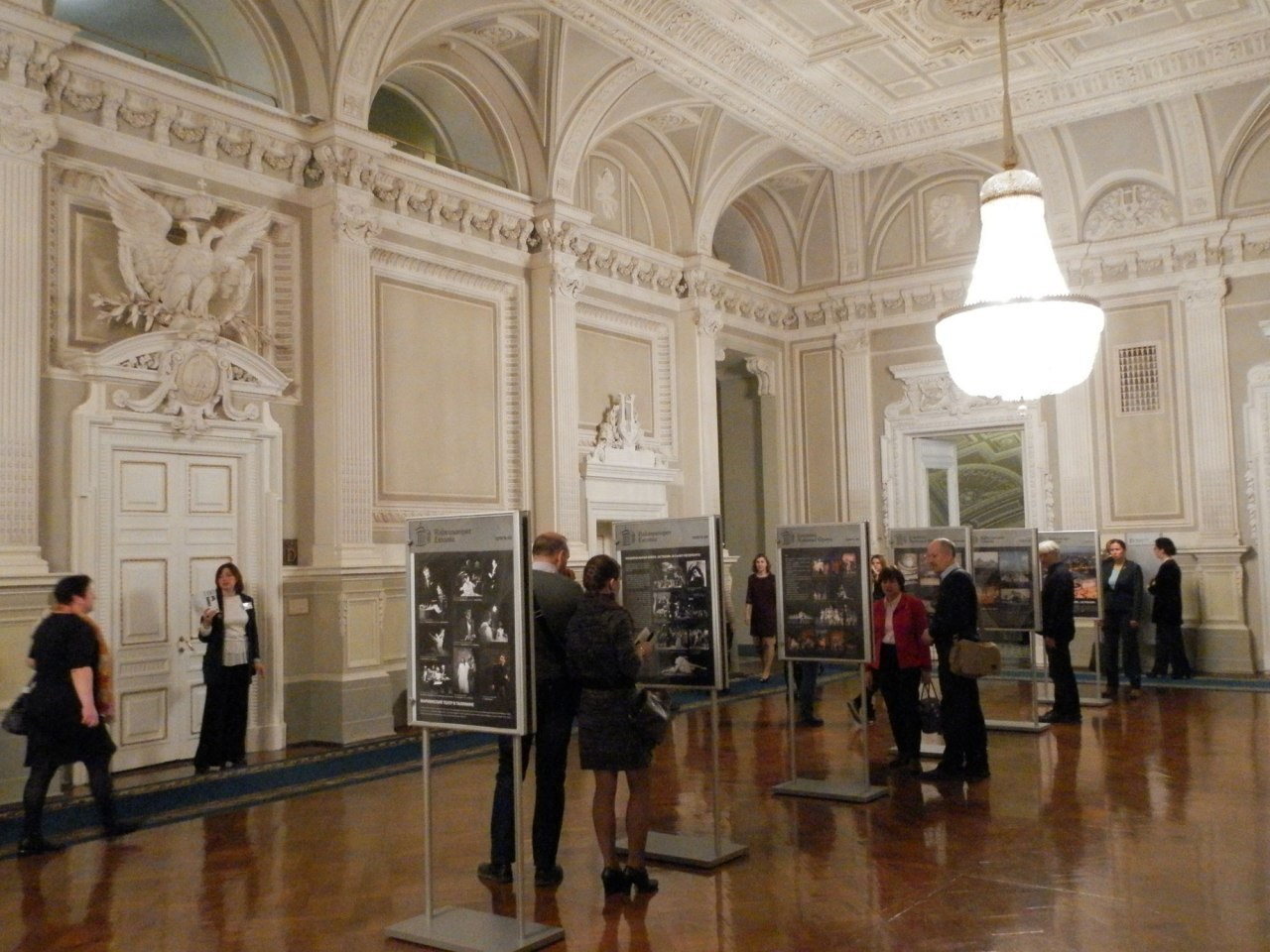 1670991208_42-bigfoto-name-p-mariinskii-teatr-interer-50