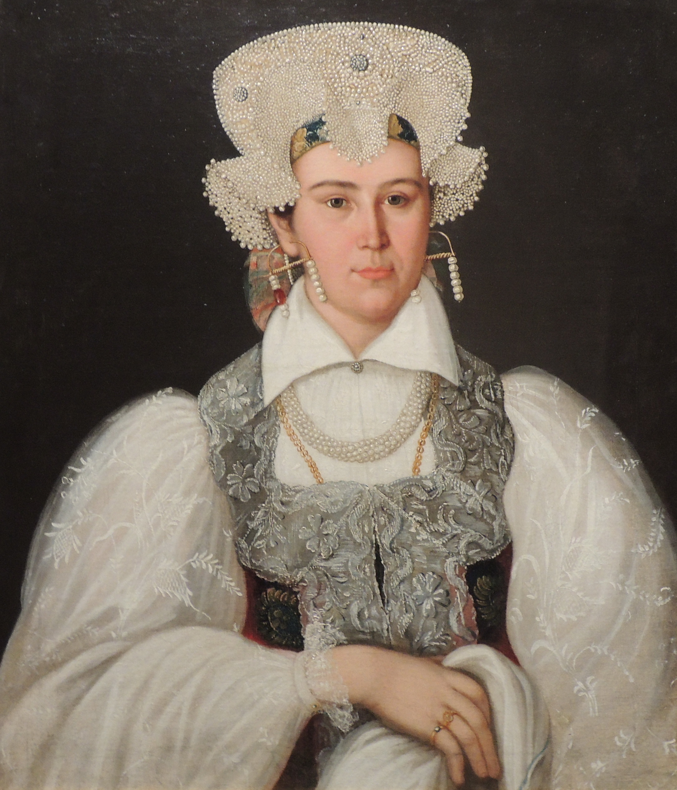 Merchant's_wife_in_Novgorod's_dr