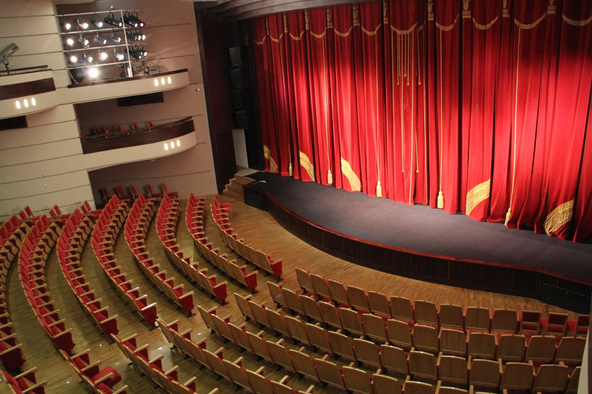 1694459077_happylove-top-p-yekaterinburg-teatr-drami-foto-zala-krasiv-13