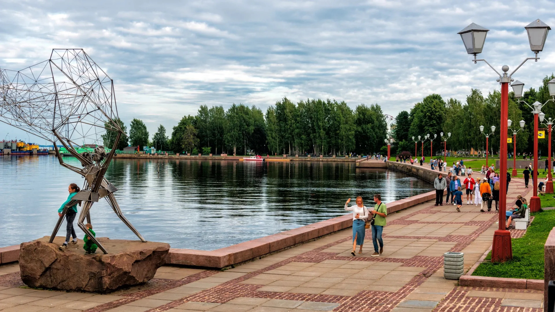 Foto_vnutr-.format-webp.max-1638