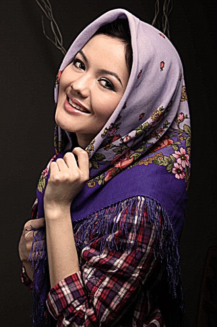 девушка в платке