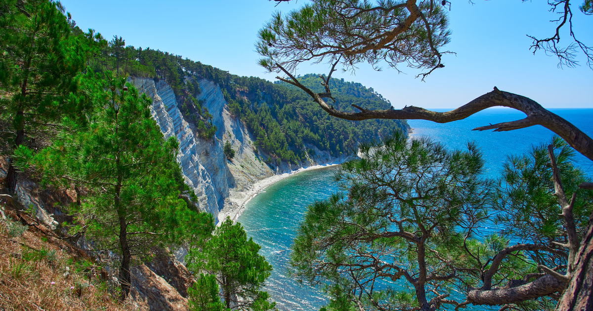 hillside-leading-sea-f.2e16d0ba.fill-1200x630.format-png