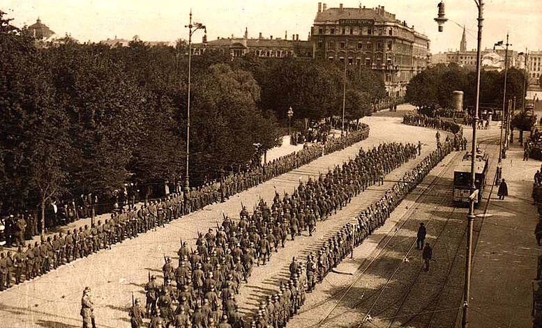 German_troops_Riga_1917 (1)