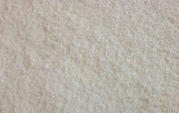 -желтоватый