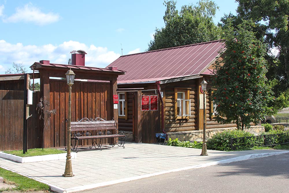 aboutTsvetaevaHouse01_