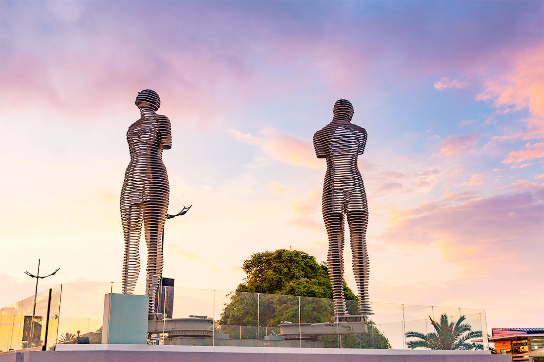 sculpture-ali-and-nino