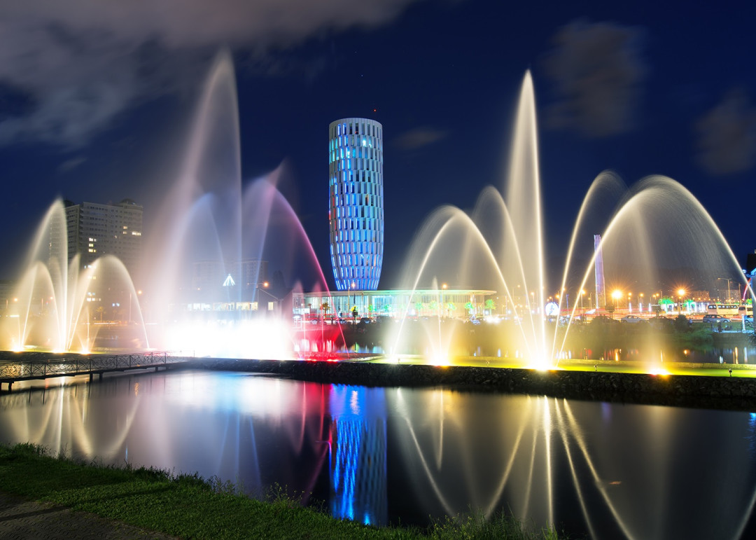 10-14-mfgt0j-tantsuyushchie-fontany.cd9f7e96