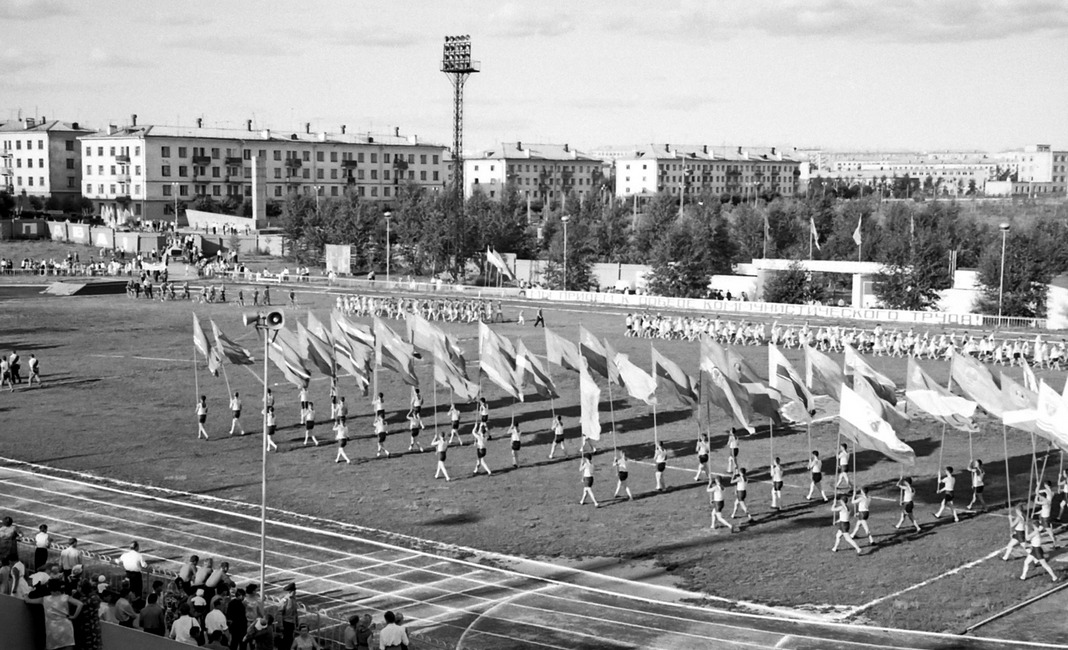 1968-prazdnik-My-stroim-kommunizm
