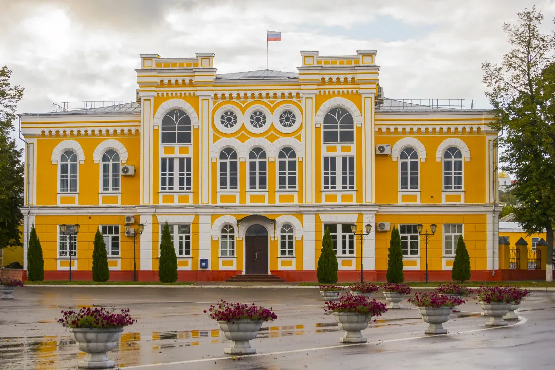 zdanie-zemskoj-upravy