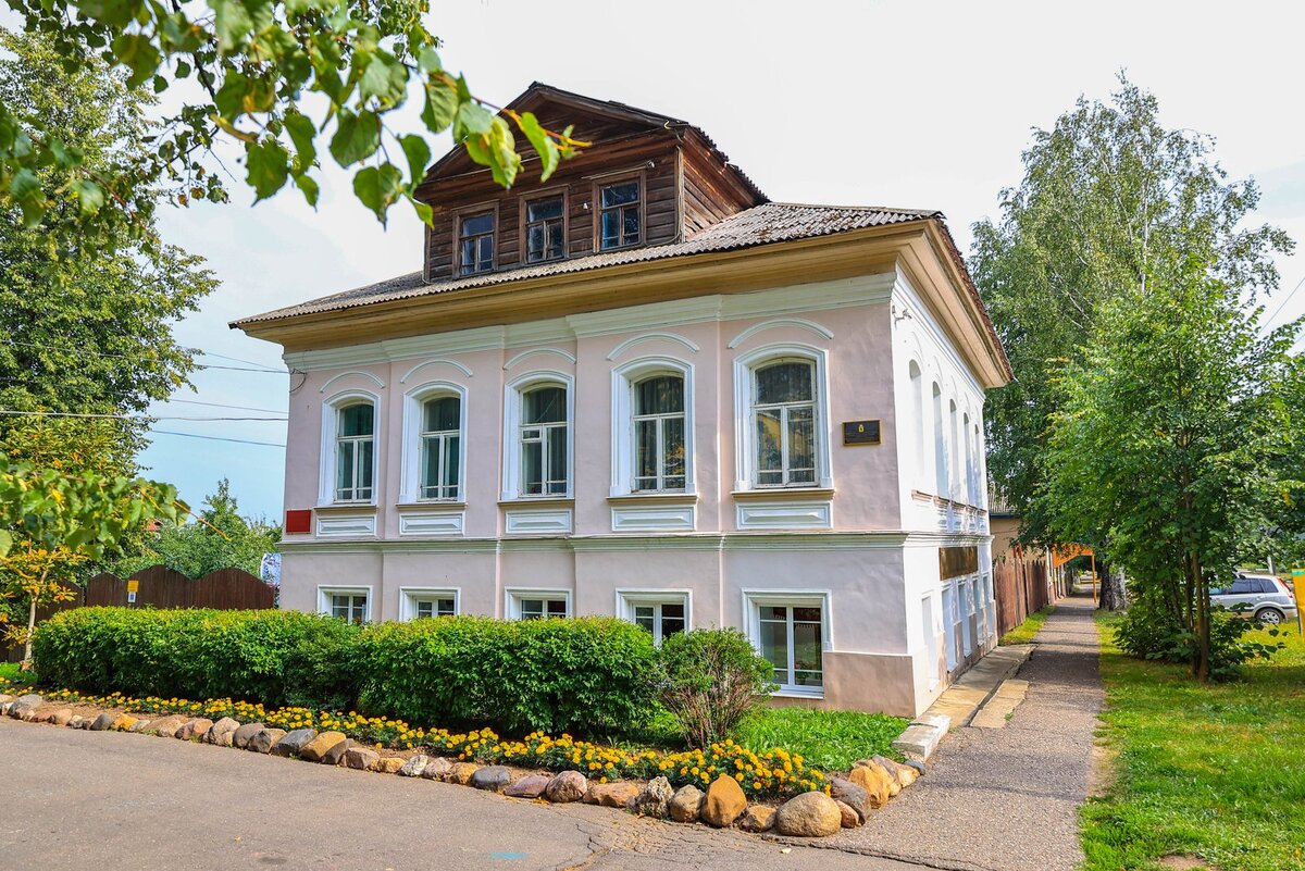 scale_1200 (1)