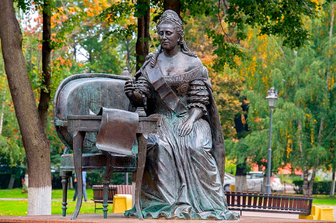 monument-to-catherine-ii