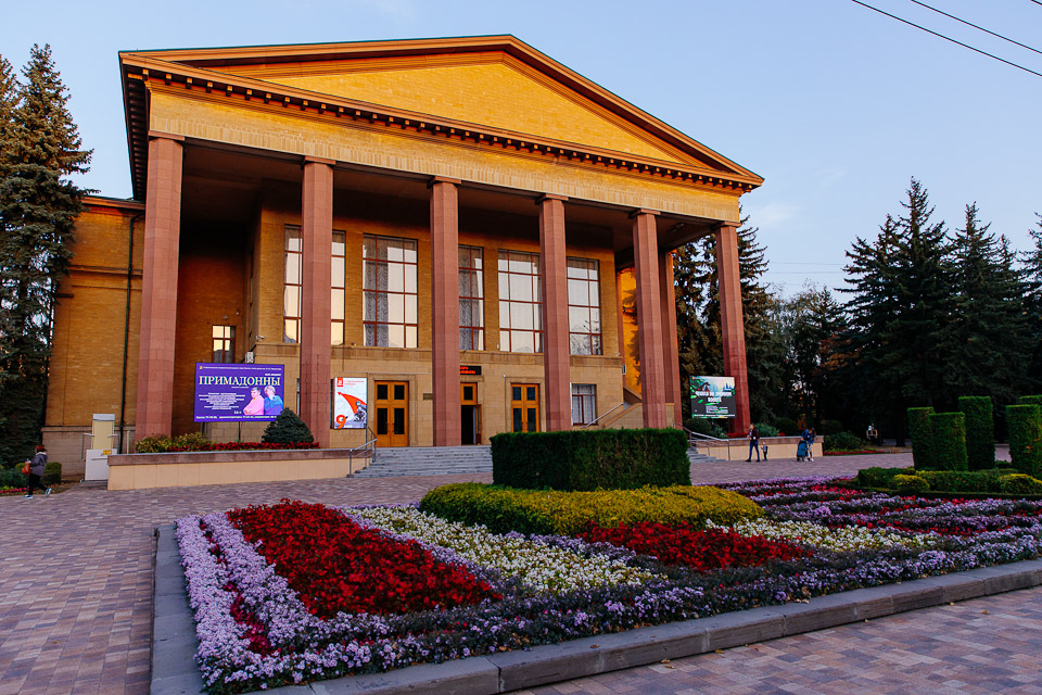 _Stavropol_skiy_akademicheskiy_teatr_Dramy_imeni_M.Yu._Lermontova