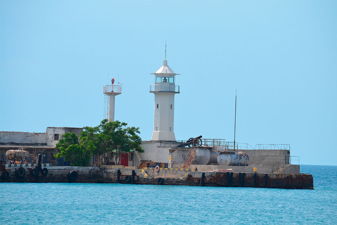 yalta-lighthouse