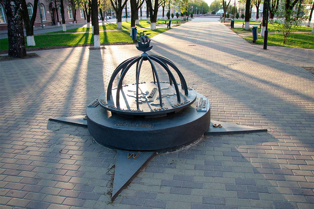 monument-polotsk-geographical-center-of-europe