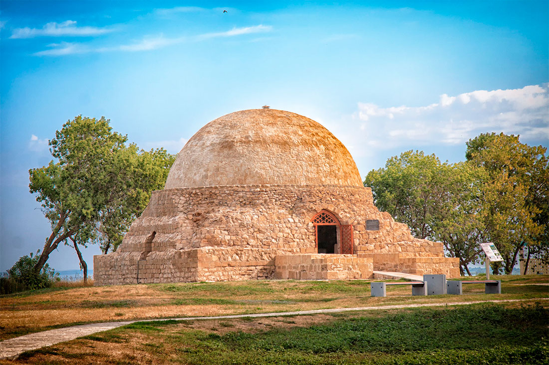 northern-mausoleum