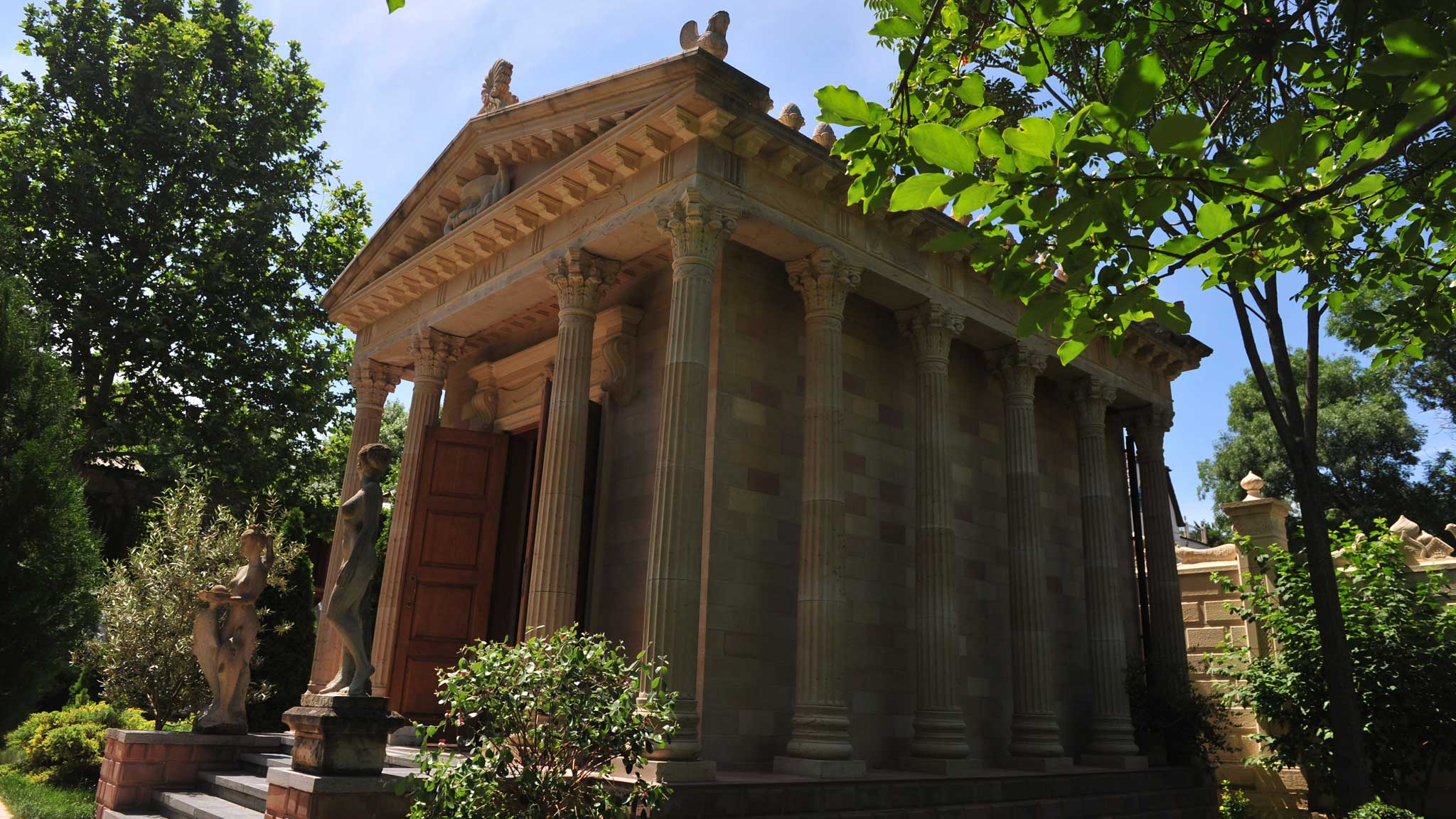 antique-temple