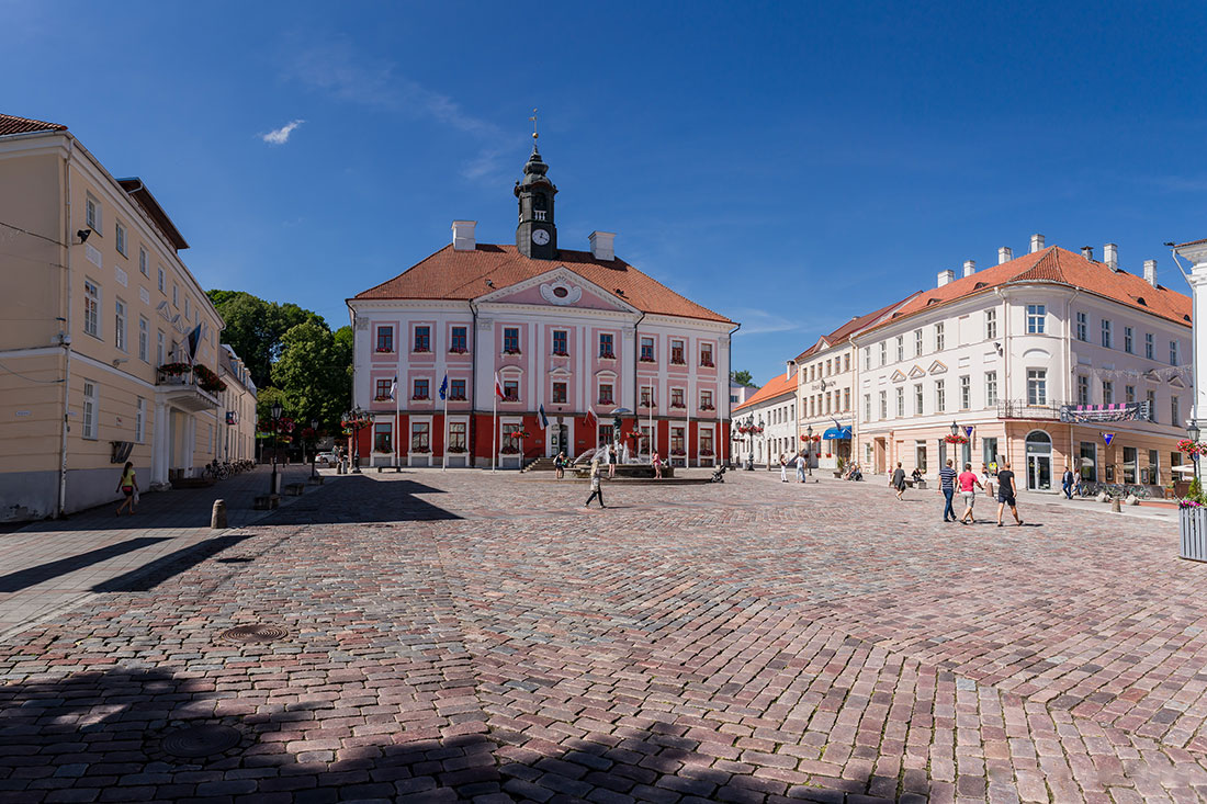 tartu-town-hall-square