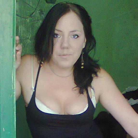 531785_389761157772457_251055601_n