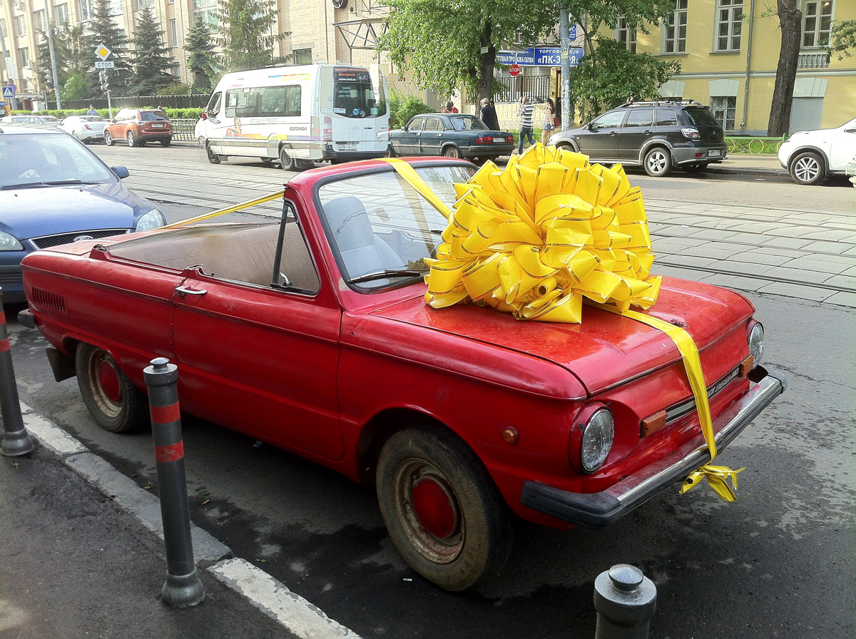 Электромобиль с бантом