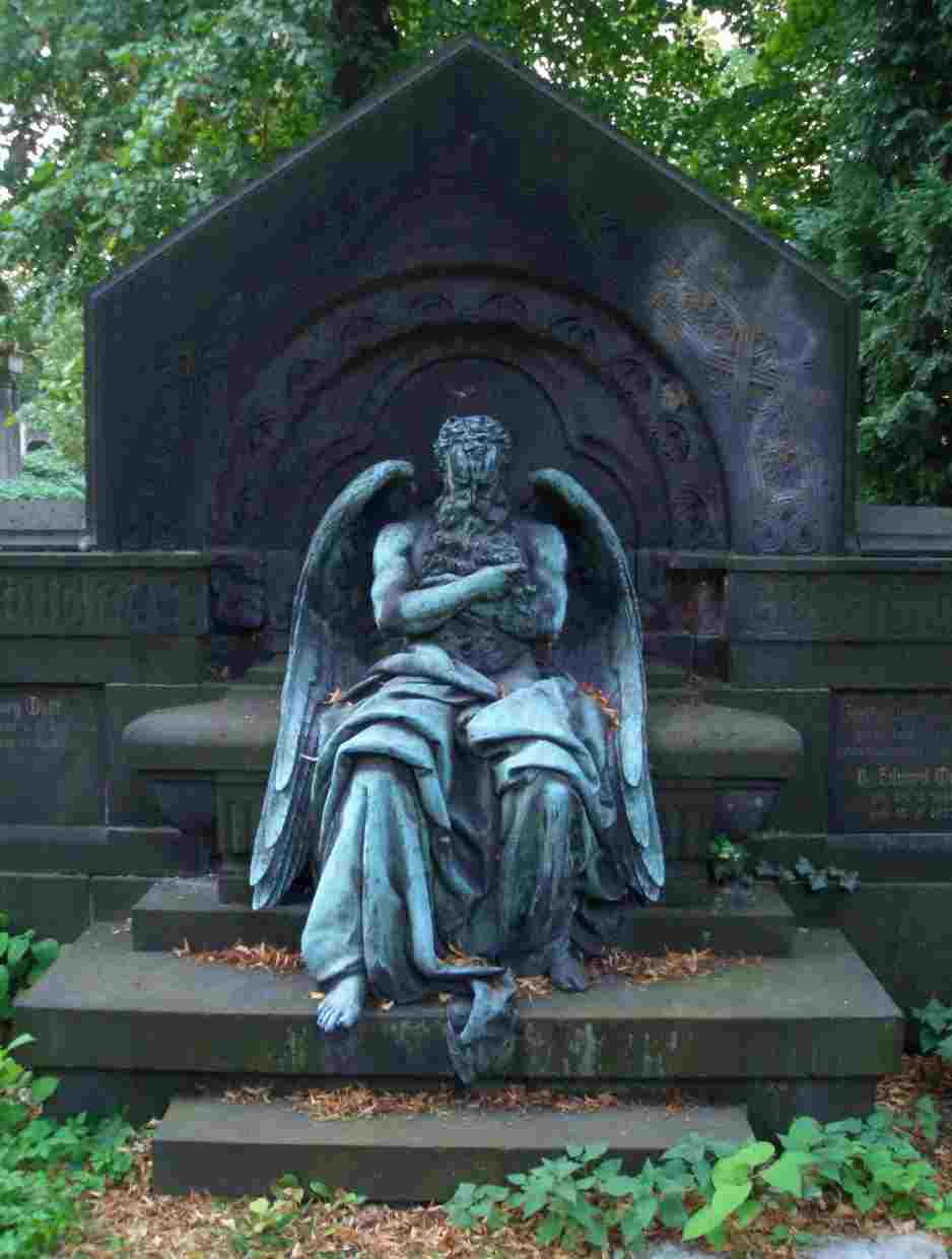 Chronos,sleeping_on_Wolff